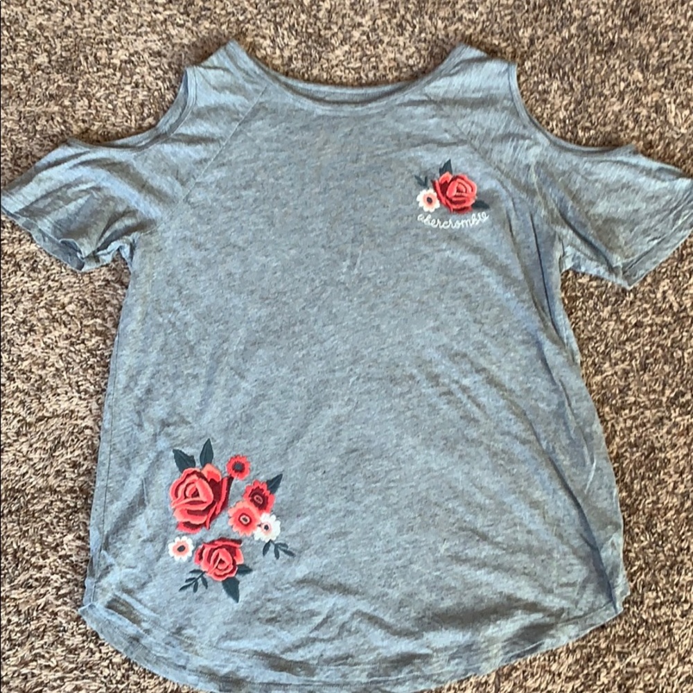 Abercrombie kids cold shoulder embroidered Tshirt